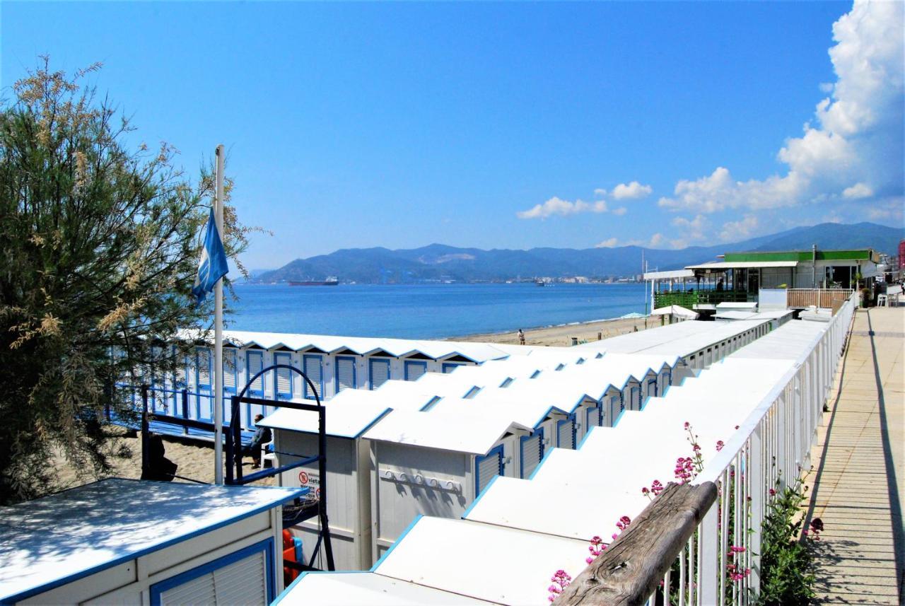 Tramonto Sul Mare - Sea Suite Savona Exterior photo